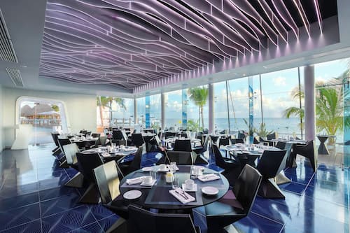 7 restaurants, breakfast, lunch, dinner served; Asian cuisine