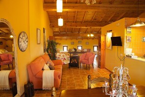 Ferienhaus, 5 Schlafzimmer | Wohnbereich | Flachbildfernseher
