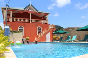 Piscine extérieure