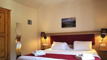 Desk, blackout curtains, soundproofing, free cots/infant beds
