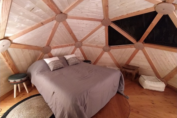 Individually decorated, soundproofing, free WiFi, bed sheets