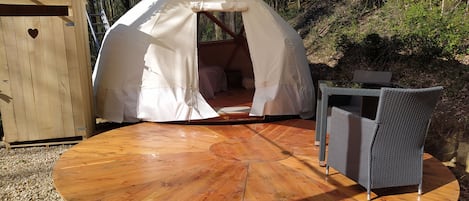 Cabane dans un arbre, 1 lit double | DĂ©cor unique, systĂšme dâinsonorisation, accĂšs au Wi-Fi (inclus)