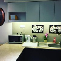 Studio Apartment Triple Room | Private kitchenette | Fridge, microwave, coffee/tea maker, electric kettle