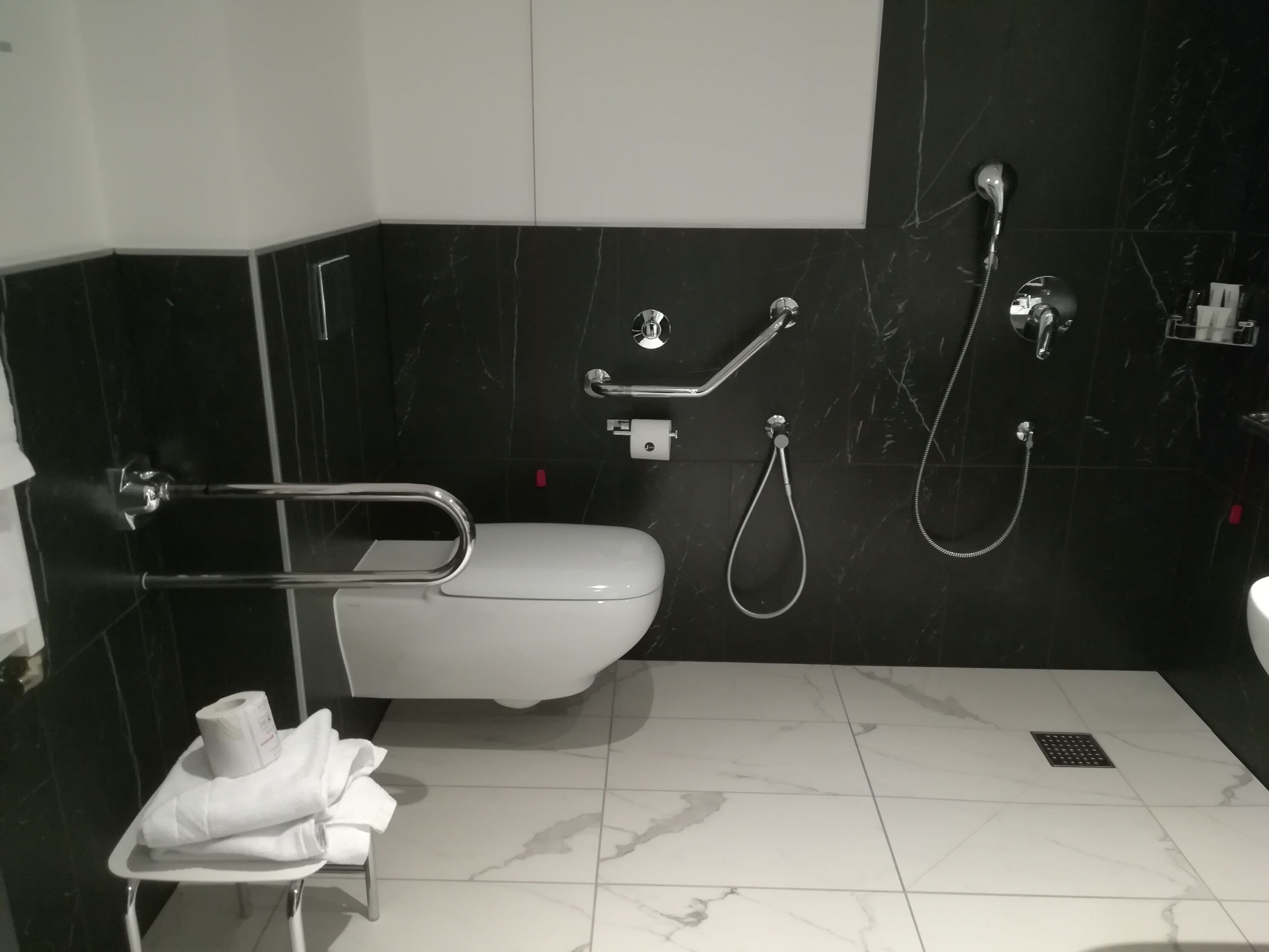 comfort double room, 1 double bed | bathroom | shower, free toiletries, hair dryer, slippers