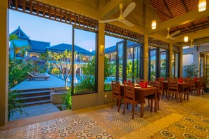 Breakfast, lunch, dinner served; local and international cuisine  - Angkor Angel Boutique Villa (Siem Reap)