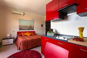 In-room safe, free WiFi, wheelchair access - Easy Space (Bientina)