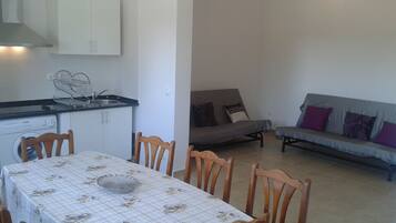 Villa, 3 Bedrooms | Private kitchen | Full-sized fridge, microwave, oven, stovetop
