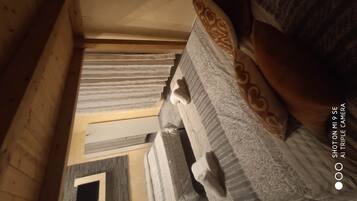 Family Room, Private Bathroom (External) | Individually decorated, individually furnished, desk, rollaway beds