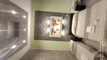 Comfort Quadruple Room | Individually decorated, individually furnished, desk, rollaway beds