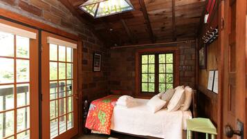 Cabin, 4 phòng ngủ, ban công, quang cảnh sông | 1 phòng ngủ, truy cập Internet không dây miễn phí