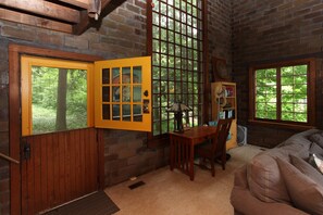 Cabin, 4 Bedrooms, Balcony, River View | Interior entrance