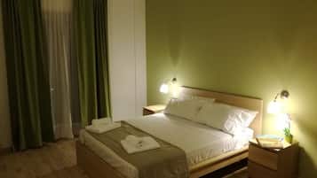 Chambre Double Confort, balcon, vue vallée (Private External Bathroom)