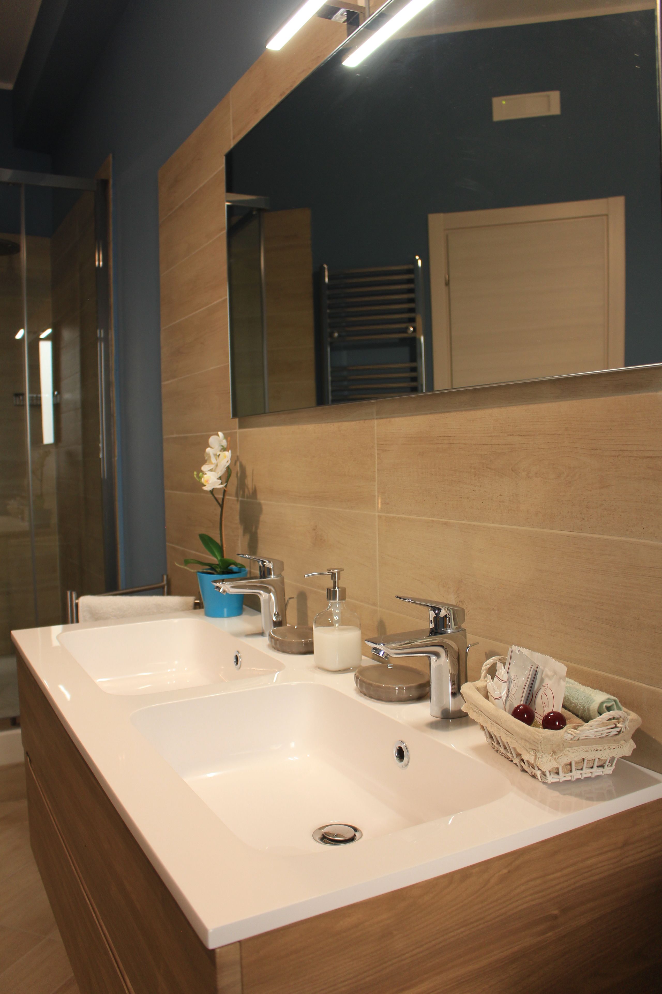 Suite Junior, balkon, pemandangan lembah (Ensuite) | Kamar mandi | Shower, perlengkapan mandi gratis, pengering rambut, dan kloset