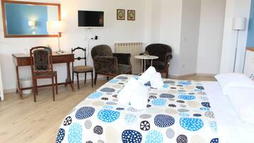 Junior Suite, Balcony, Valley View (Ensuite) | Premium bedding, desk, laptop workspace, iron/ironing board