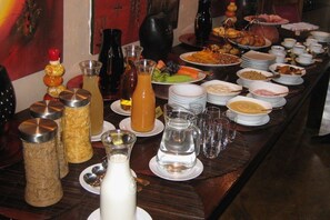 Daily continental breakfast (LSL 190 per person) - Maliba Lodge Mountain Chalet Twin (Butha Buthe)