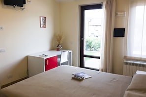 Double Room | Premium bedding, desk, free wired Internet, bed sheets