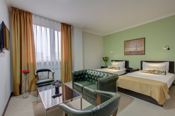 Deluxe Twin Room | Premium bedding, in-room safe, desk, blackout drapes - Olive Hotel Bishkek (Bishkek)