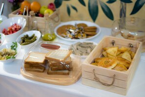 Daily buffet breakfast (USD 6 per person) - Olive Hotel Bishkek (Bishkek)