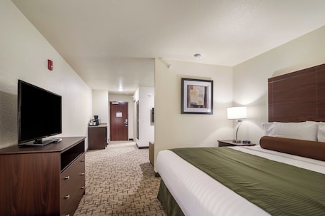 Premium bedding, down comforters, pillowtop beds, in-room safe. Cobblestone Hotel & Suites - Victor
