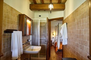 Deluxe Room | Bathroom | Shower, free toiletries, hair dryer, bathrobes - Sant'Apollinare (Piancastagnaio)