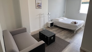 Superior Room | Premium bedding, desk, laptop workspace, soundproofing - Hotel NEMO (Sauvagnon)