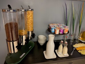 Daily buffet breakfast for a fee - Hotel NEMO (Sauvagnon)