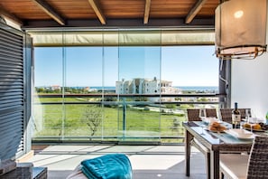 Dining - T1 Marina Park Vista Mar, sea view, large balcony, wifi, pool + aircon (Lagos)