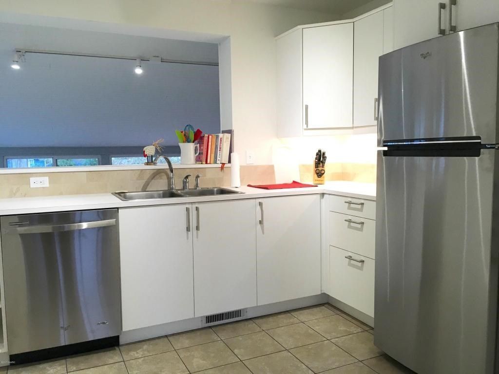 Cottage trung tâm thành phố, 2 phòng ngủ, bồn tắm nước nóng | Bếp riêng | Tủ lạnh, lò vi sóng, dụng cụ pha cà phê/trà 