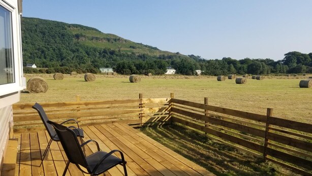 Comfort Mobile Home, 2 Bedrooms, Hill View, Mountainside | Balcony - Hawthorn Cottages B&B (Oban)