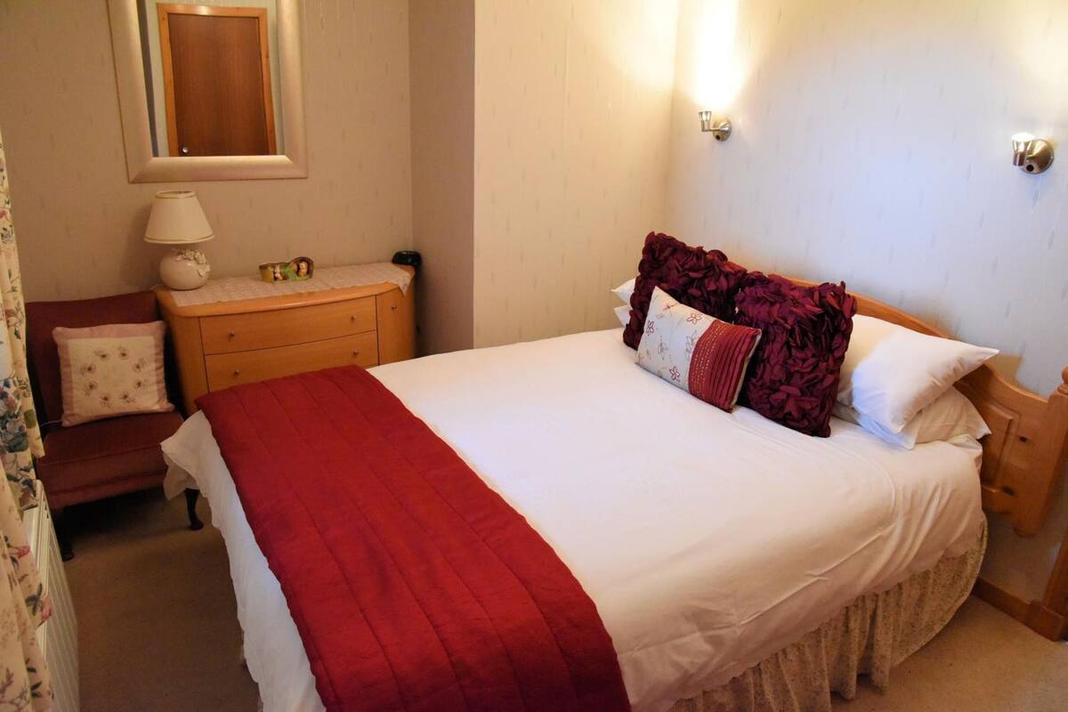 Casa de campo tradicional | Wi-Fi de cortesia, individualmente mobiliados, roupa de cama