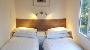 Comfort Mobile Home, 2 Bedrooms, Hill View, Mountainside | Individually furnished, free WiFi, bed sheets