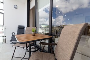 Apartment, 2 Schlafzimmer | Balkon