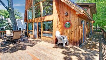 Deluxe Cabin, 5 Bedrooms | Terrace/patio