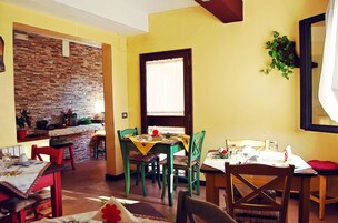 Desayuno continental incluido todos los días 