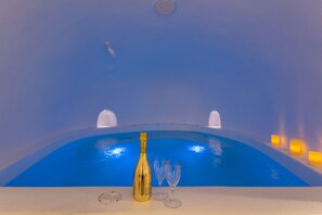 Grand Apartment, 2 Bedrooms, Hot Tub | Jetted bathtub