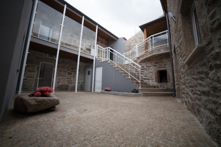 Courtyard. Pátio da Caetana