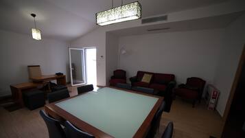 Coin salon dans le hall