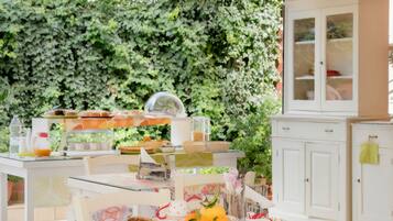 Inbegriffenes einheimisches FrĂŒhstĂŒck