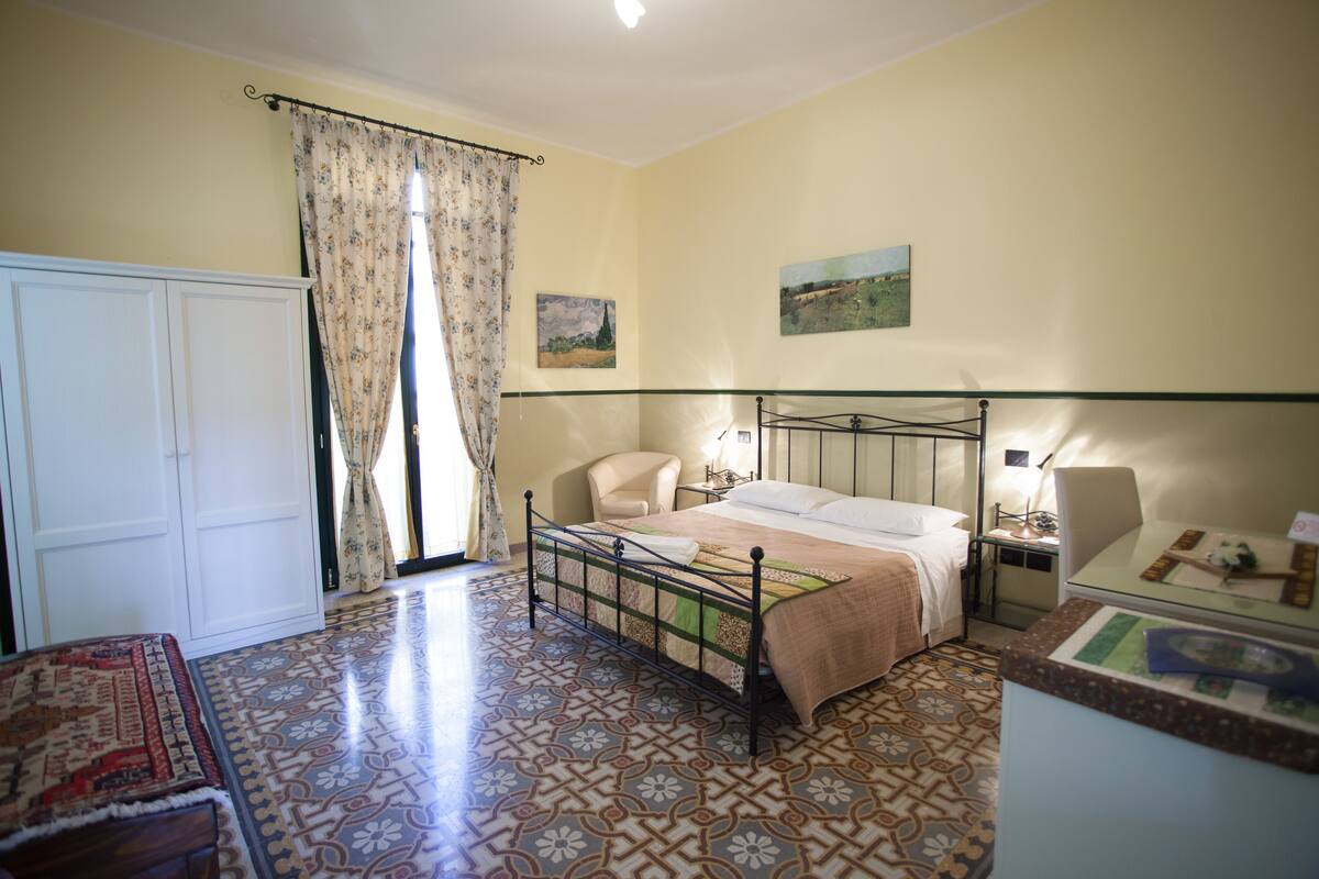 Camera tripla, balcone | Biancheria da letto di alta qualità