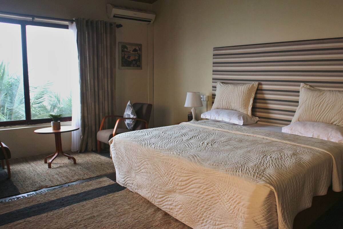 Duplex, Ocean View | Premium bedding, desk, soundproofing, WiFi