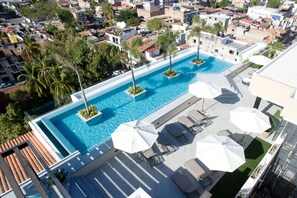 Kolam renang outdoor