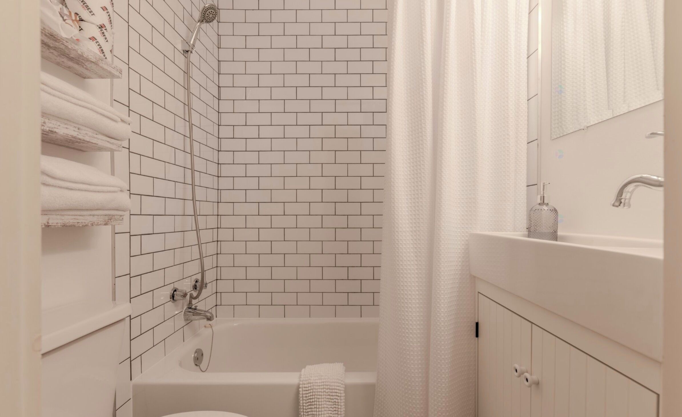 Family Double Room, 2 Double Beds, Private Bathroom | Bathroom | Combined shower/tub, free toiletries, hair dryer, towels