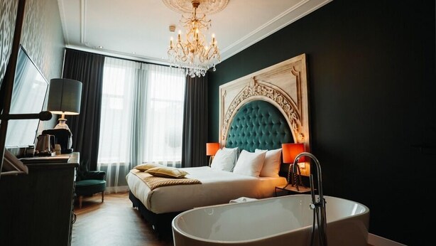 Classic Suite | Premium bedding, in-room safe, iron/ironing board (on request)