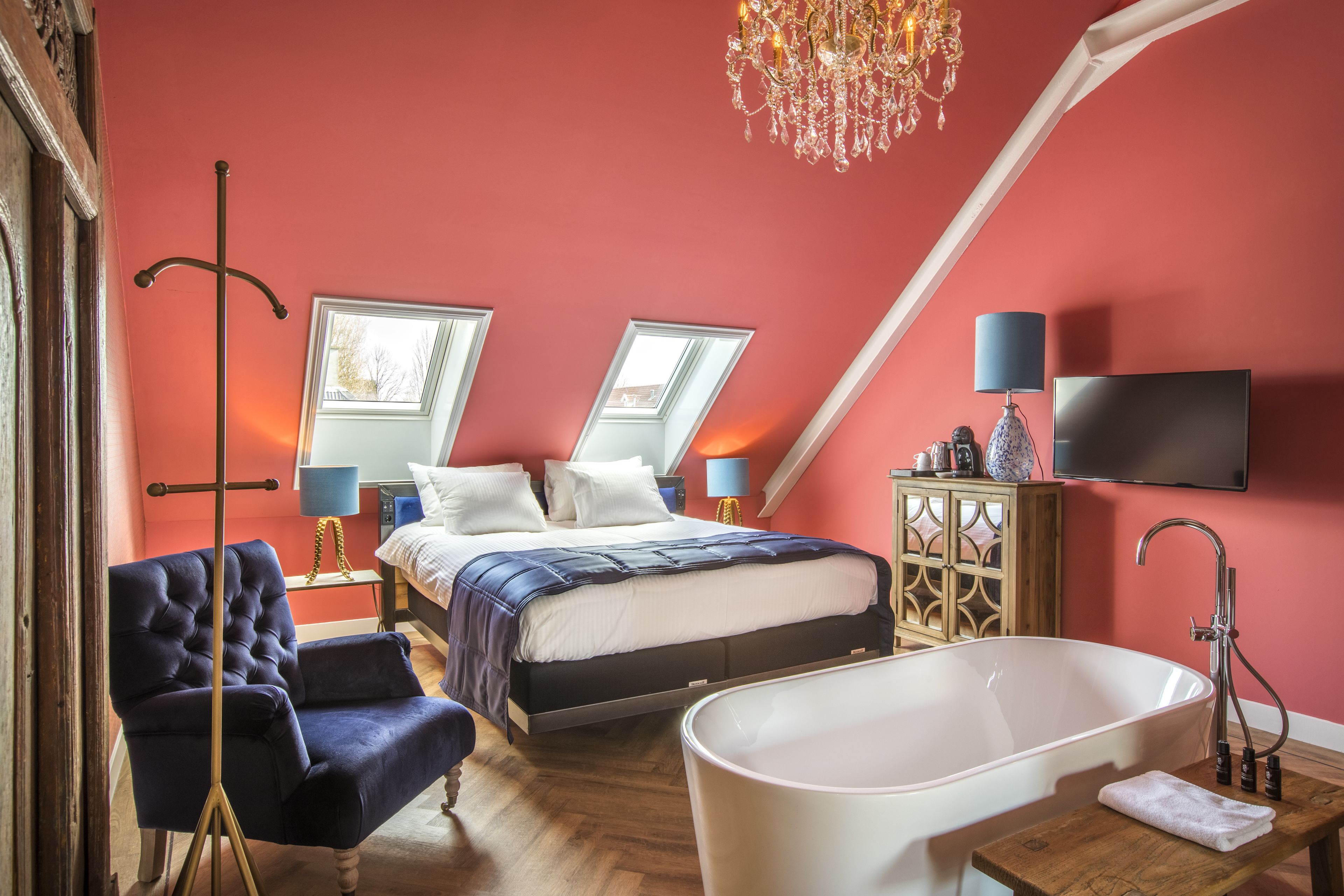 junior suite | premium bedding, in-room safe, individually furnished