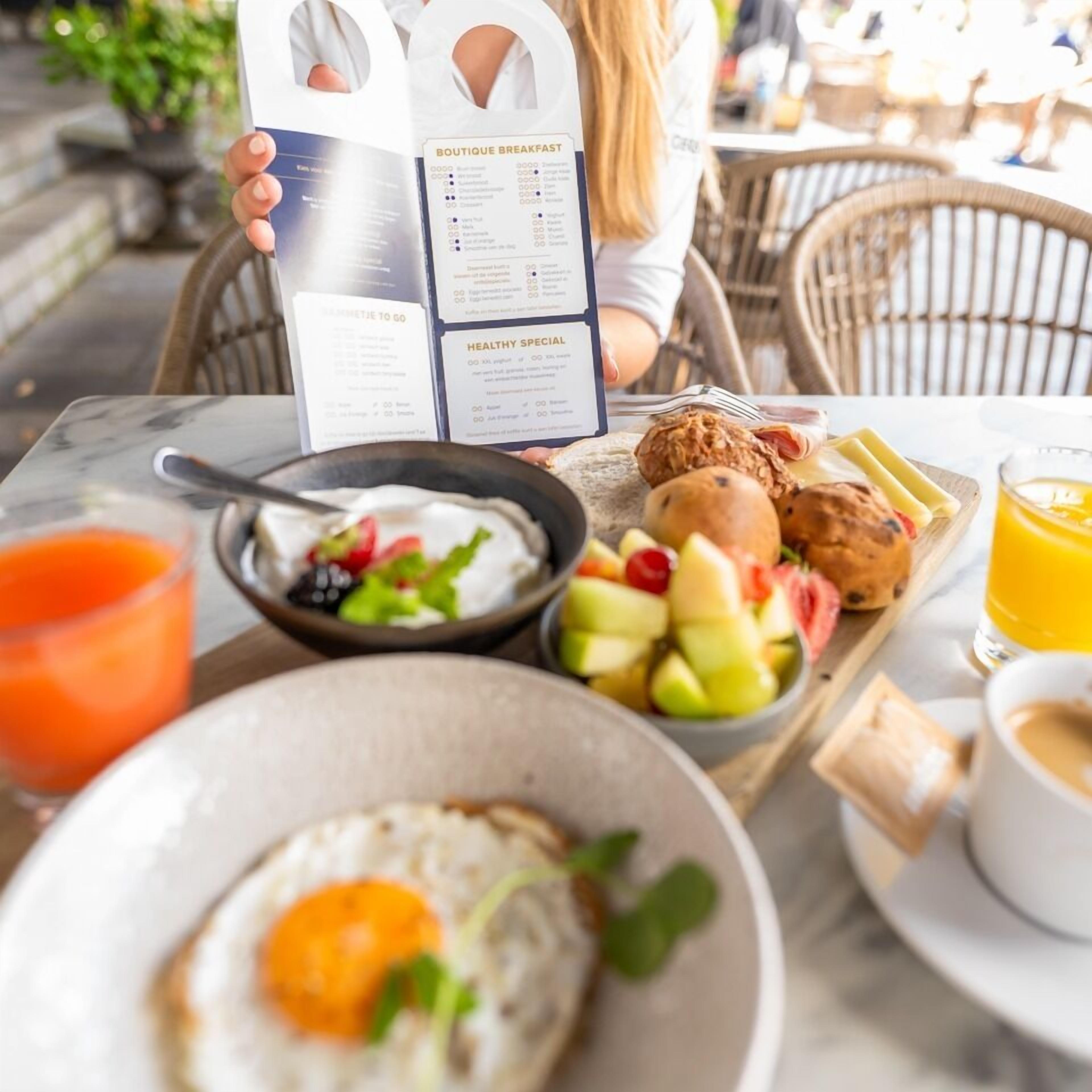 daily cooked-to-order breakfast (eur 15.50 per person)