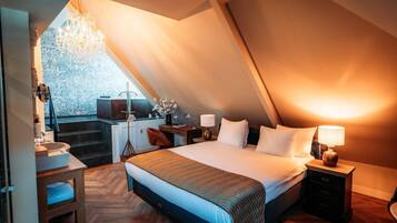 Royal Suite, 1 King Bed | Premium bedding, in-room safe, individually furnished