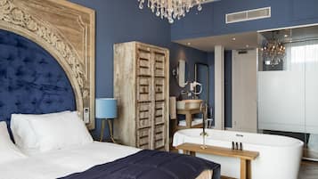 Classic Suite | Premium bedding, in-room safe, individually furnished