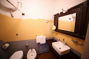 Bathroom - Albergo Livorno (Casciana Terme Lari)