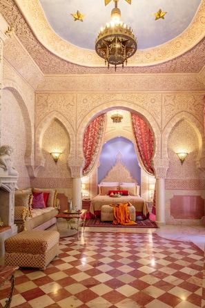 Royal Suite | Egyptian cotton sheets, premium bedding, in-room safe, blackout drapes