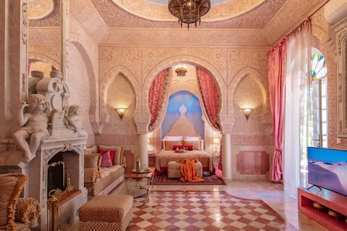 Royal Suite | Egyptian cotton sheets, premium bedding, in-room safe, blackout drapes